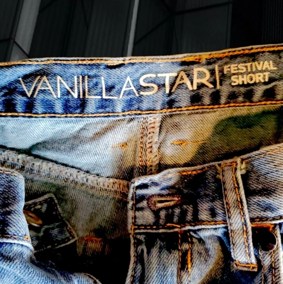 3/$25 Vanilla Star Jean Shorts. Size 3. - Picture 7 of 8